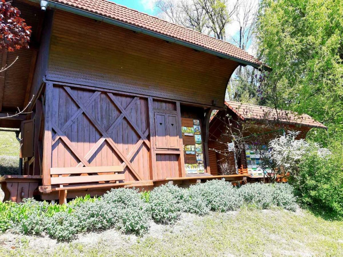 Guesthouse Pri Cebelici Lukovica pri Domžalah Exterior photo
